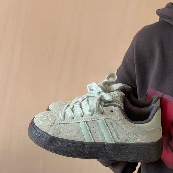 Tasarım Düz Retro Beyaz Kadın Çok Yönlü Kore Sneaker'ları