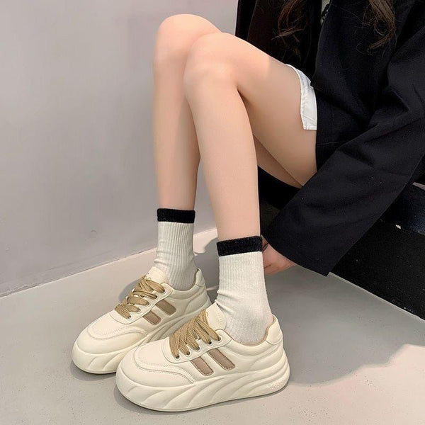 Kadınların Beyaz Bahar Kalın Tabanlı Kampüs Yükselten Sneaker'ları