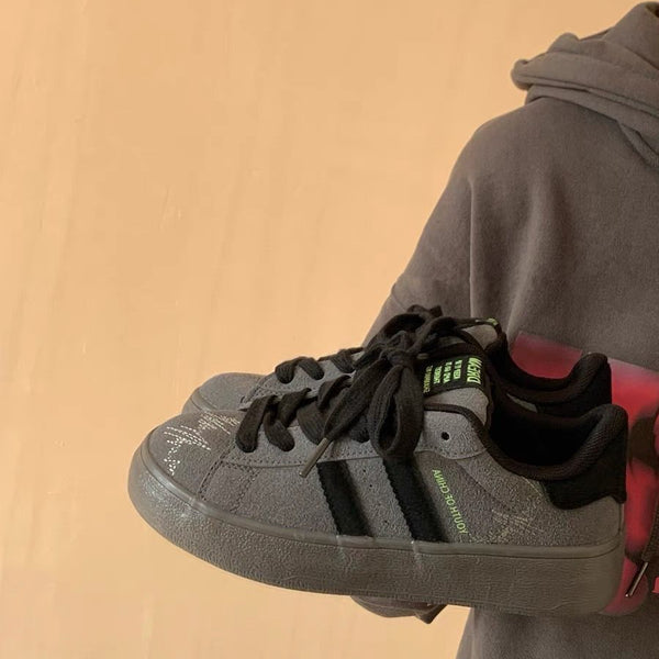 Tasarım Düz Retro Beyaz Kadın Çok Yönlü Kore Sneaker'ları