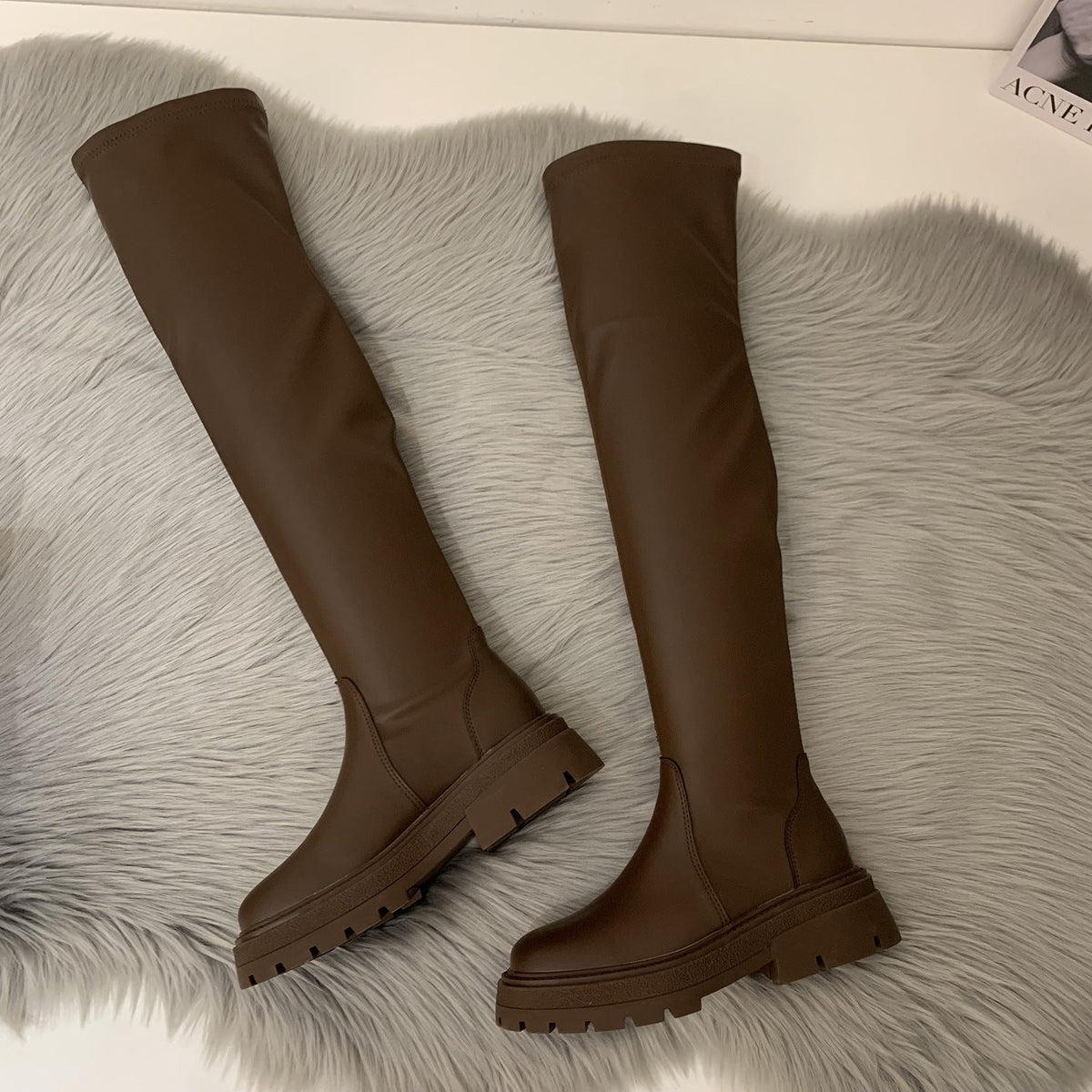 Kadınların Trendy İnce Şövalye Siyah Martin Botları