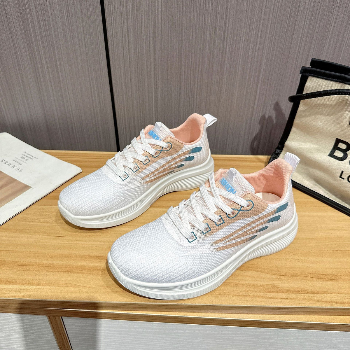 Kadınların Trendy File Yüzey Yumuşak Taban Uçan Spor Ayakkabıları