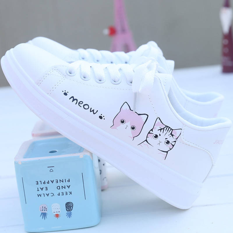 Kadınlar İçin Moda Beyaz Düz Nefes Alabilen Pompa Spor Ayakkabıları