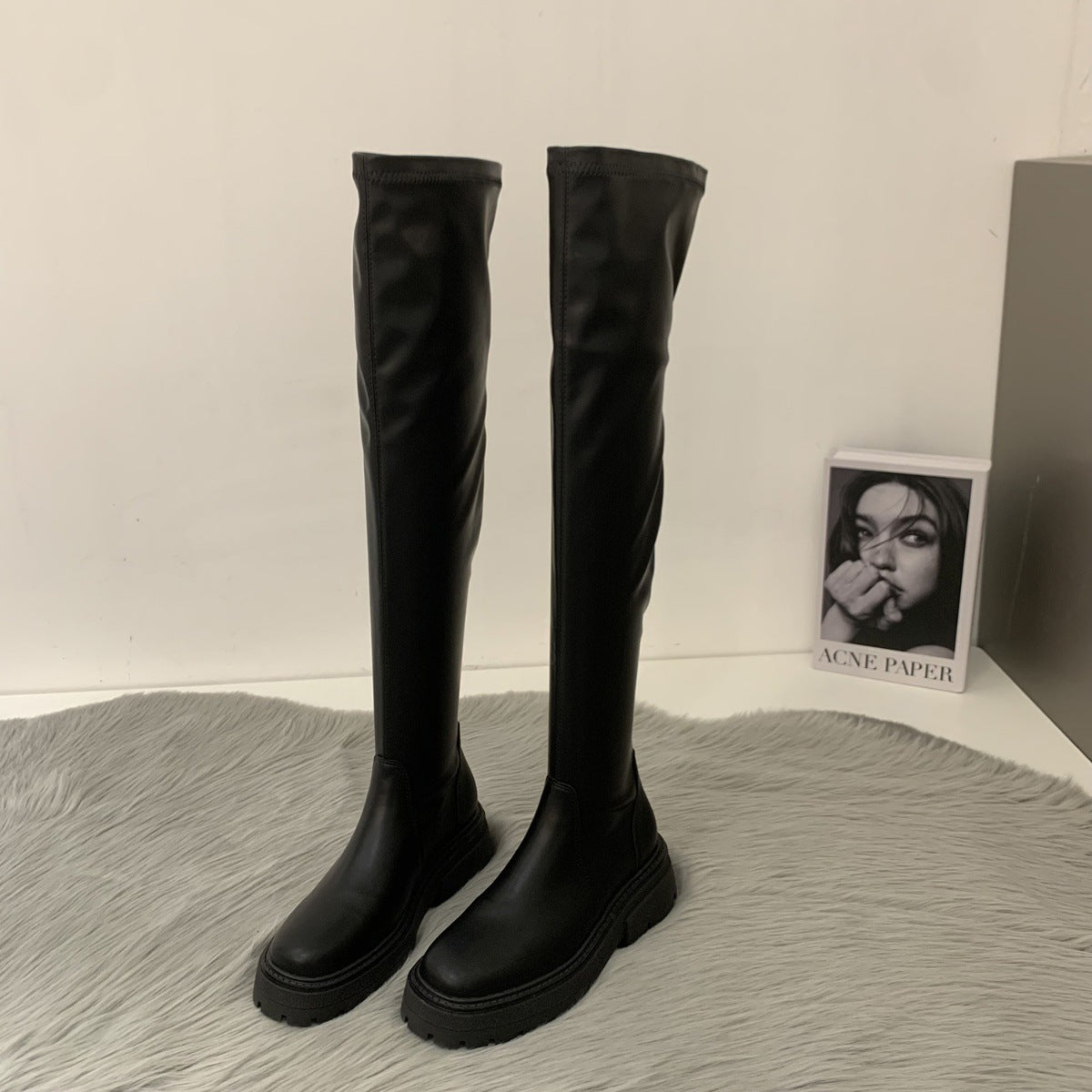 Kadınların Trendy İnce Şövalye Siyah Martin Botları