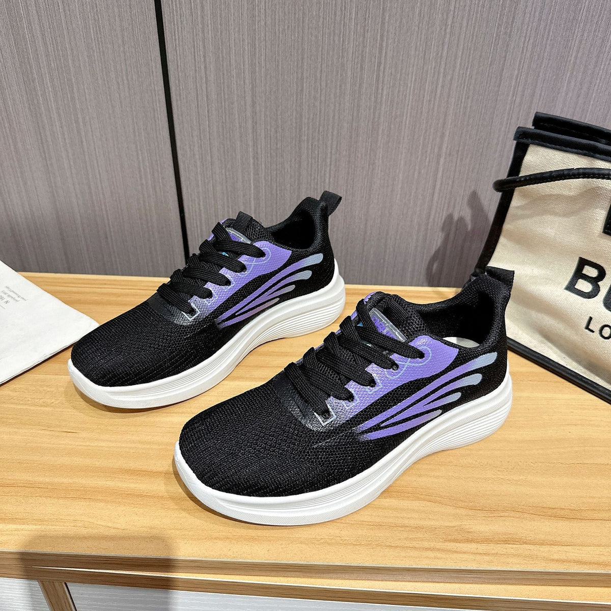 Kadınların Trendy File Yüzey Yumuşak Taban Uçan Spor Ayakkabıları